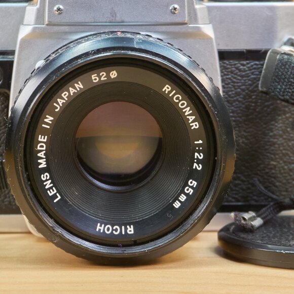 Vintage Ricoh KR-5 35mm SLR Camera, with Rikonar F/2.2 55mm lens, Made in Japan - Picture 4 of 8